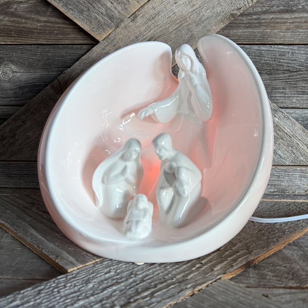 Coach House Gifts, White Ceramic Nativity Shelf Light, Manger in Angels Wings - Picture 15 of 16